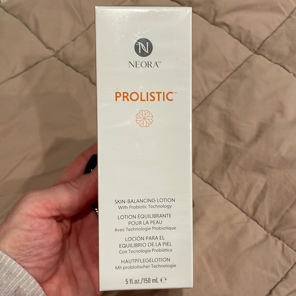 Neora prolistic skin balancing lotion